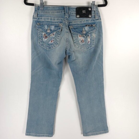 Miss Me Jeans SIGNATURE CUFFED CAPRI Crop Distressed Embroidered JP8229P Size 26 - Picture 3 of 16